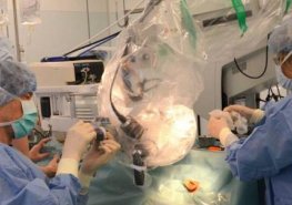 Už po desáté budou ve Svitavách operovat střední ucho pod dohledem kamer i odborníků