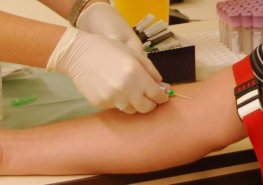 Ve Svitavské nemocnici je nové centrální odběrové místo, zatím pro pacienty interní ambulance