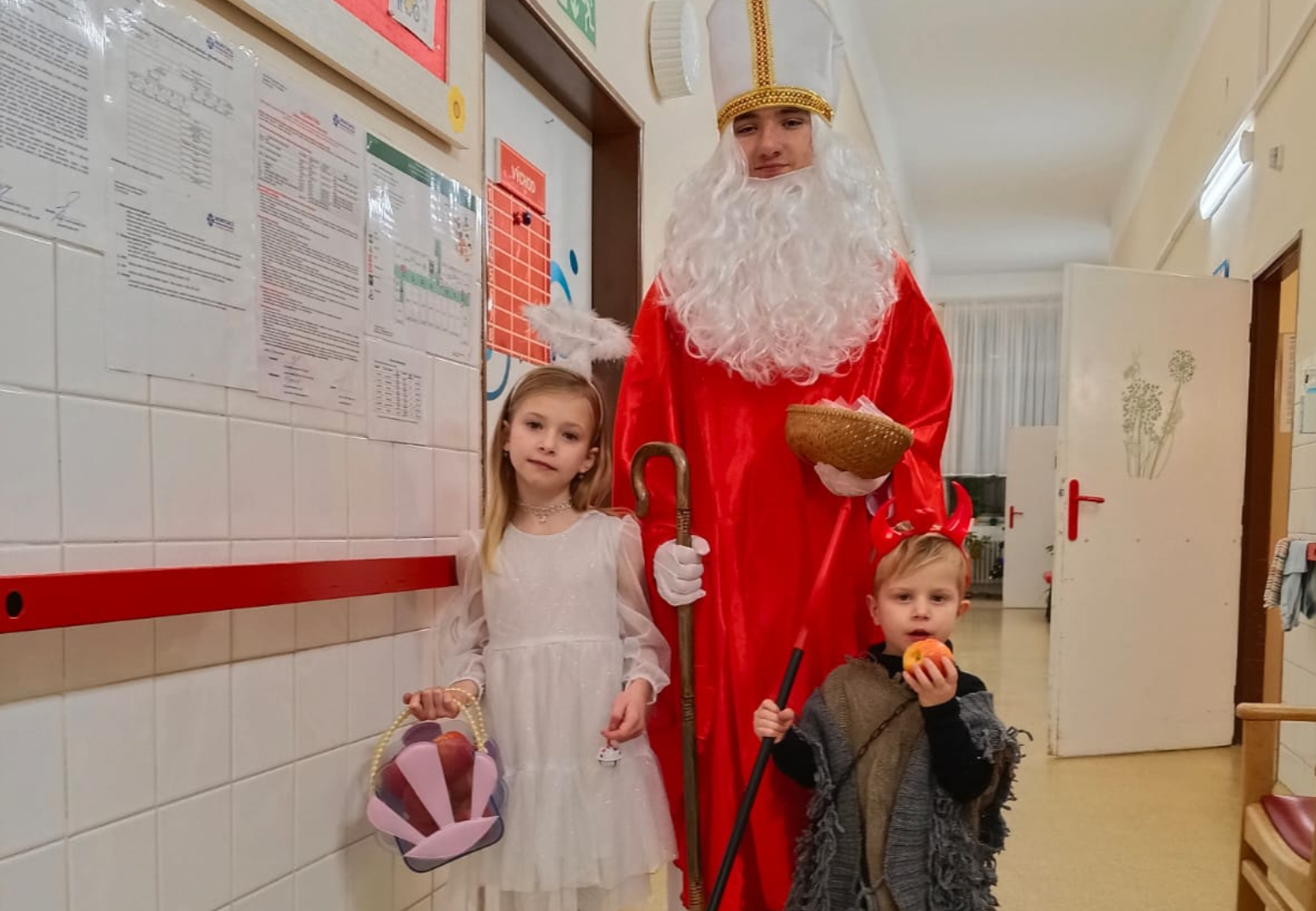 Mikulášská návštěva přinesla radost pacientům ve Svitavské nemocnici