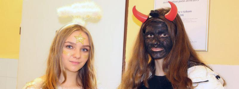 Andělé, čerti i Mikuláš nezapomněli ani na seniory a zavítali do svitavské LDN