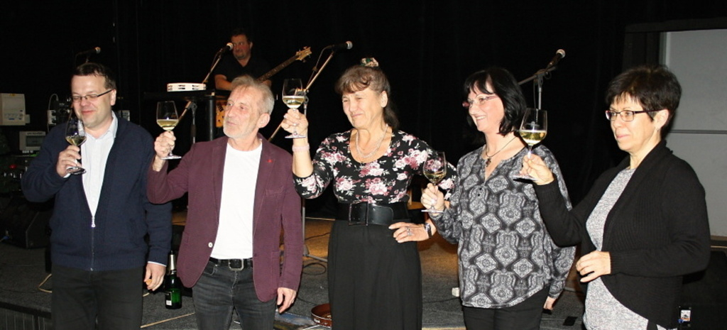 Franta Černý zahrál dárcům krve