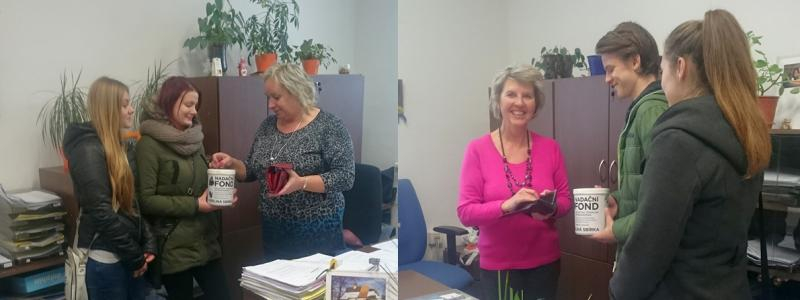 Studenti vybírali peníze na postele do nemocnice