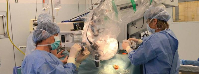 Už po desáté budou ve Svitavách operovat střední ucho pod dohledem kamer i odborníků